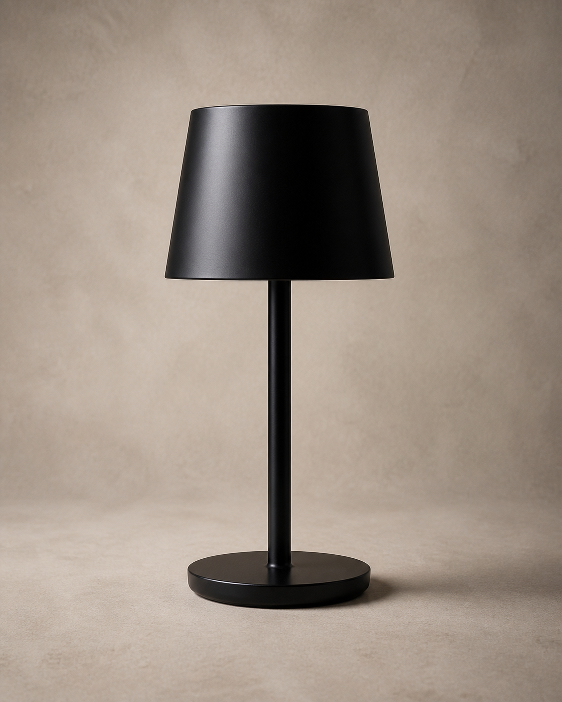 Cordless Bedside Lamp in black