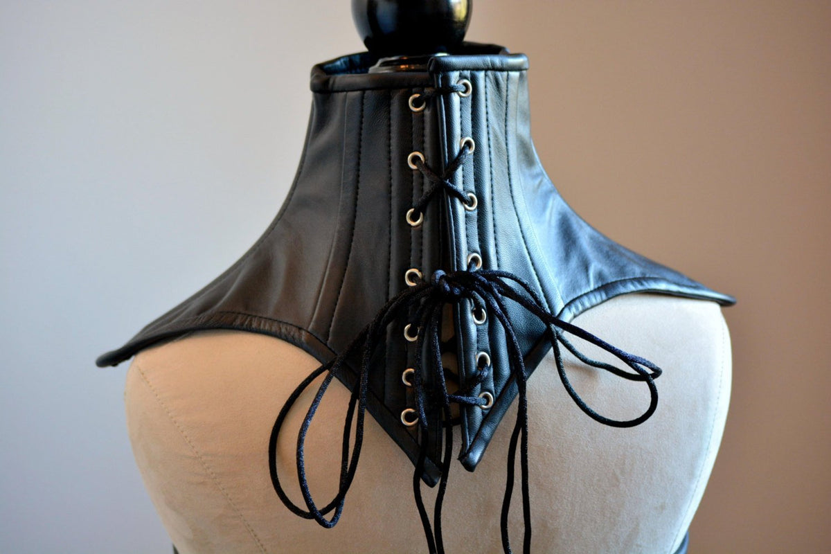 Real leather corsetted collar, further view